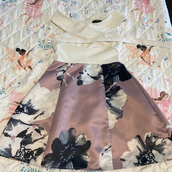 AX Paris floral dress - Picture 2 of 6